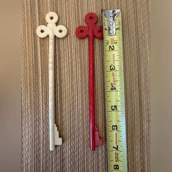 La Cava Mexico, vintage red and beige SWIZZLE STICK stirrer (set of 2) - Picture 3 of 3
